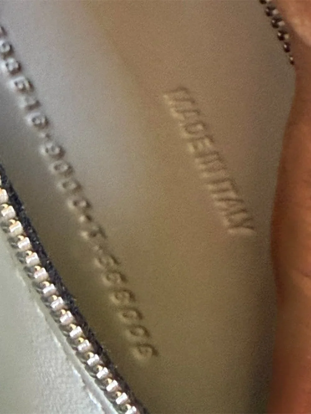 BALENCIAGA "Hourglass" SMALL - Picture 10 of 10